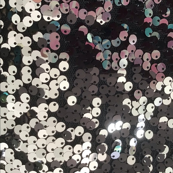 Lipstick Silver & Black Sequined Sleeveless Top - Picture 8 of 10